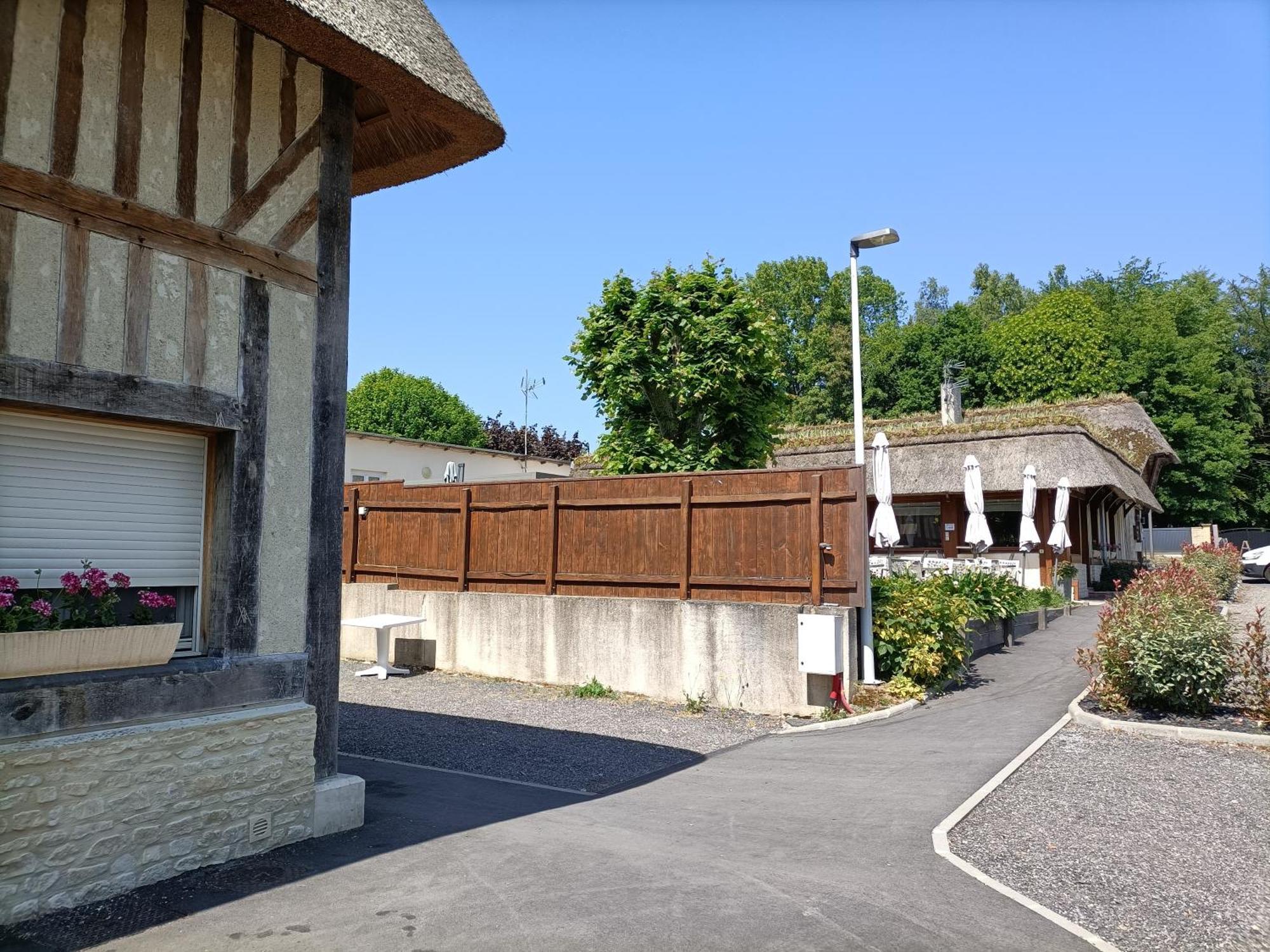 Auberge Du Vieux Tour Le Manoir Canapville  Ngoại thất bức ảnh