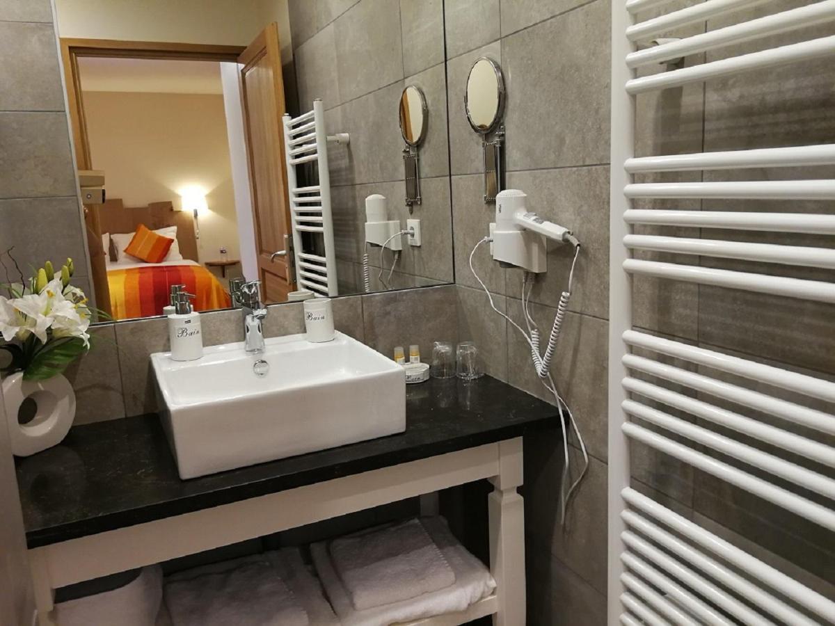 Auberge Du Vieux Tour Le Manoir Canapville  Ngoại thất bức ảnh